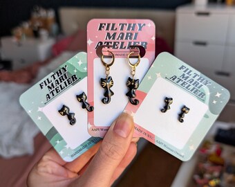 Shiny black cat gold and resin | handmade clay earrings