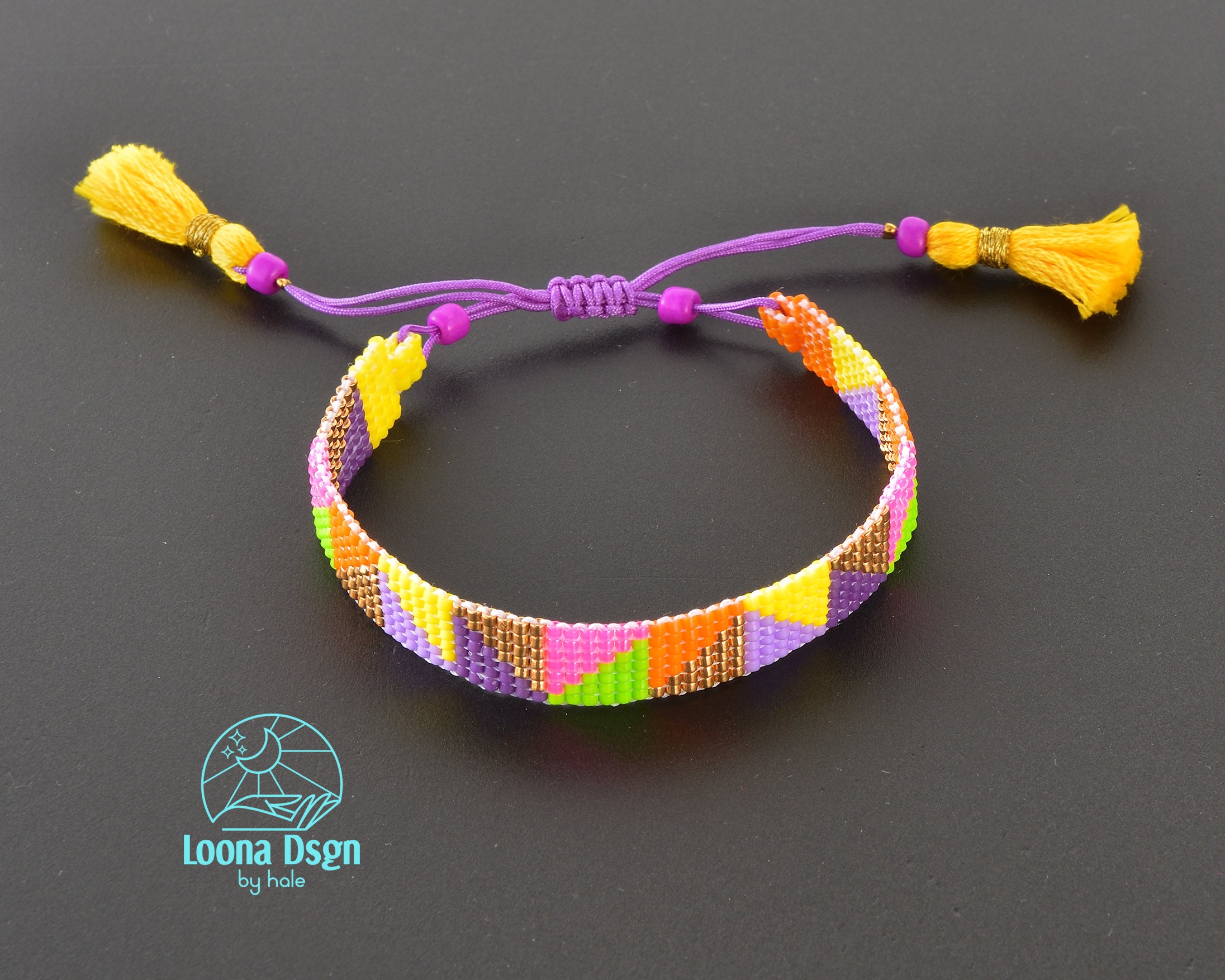 Braccialetti di amicizia artigianali braccialetti di perline di plastica  accessori fatti a mano per bambini della vecchia scuola con set di  illustrazioni vettoriali piatte di perline colorate