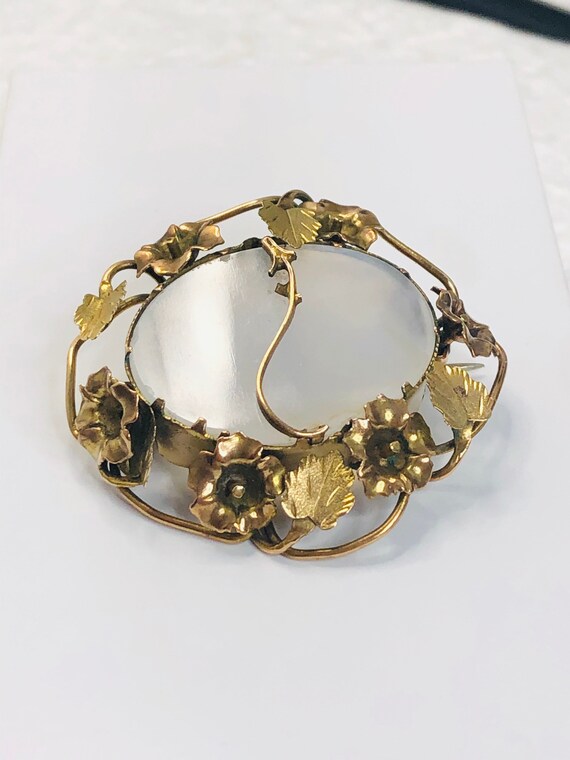 Antique Victorian Pinchbeck Chalcedony Brooch