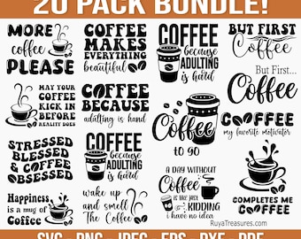 Könnte beinhalten: Ein Set mit 20 schwarzen und weißen SVG-Schneidedateien zum Thema Kaffee. Die Designs zeigen verschiedene Kaffee-bezogene Zitate und Illustrationen, wie z. B. "Mehr Kaffee bitte", "Kaffee macht alles schön", "Kaffee, weil Erwachsenwerden schwer ist", und "Aber zuerst Kaffee".