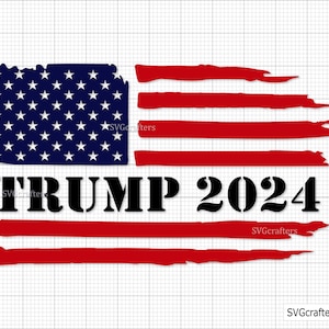 Könnte beinhalten: Verwittertes amerikanisches Flaggen-Design mit dem Text "TRUMP 2024" in schwarzen Buchstaben.