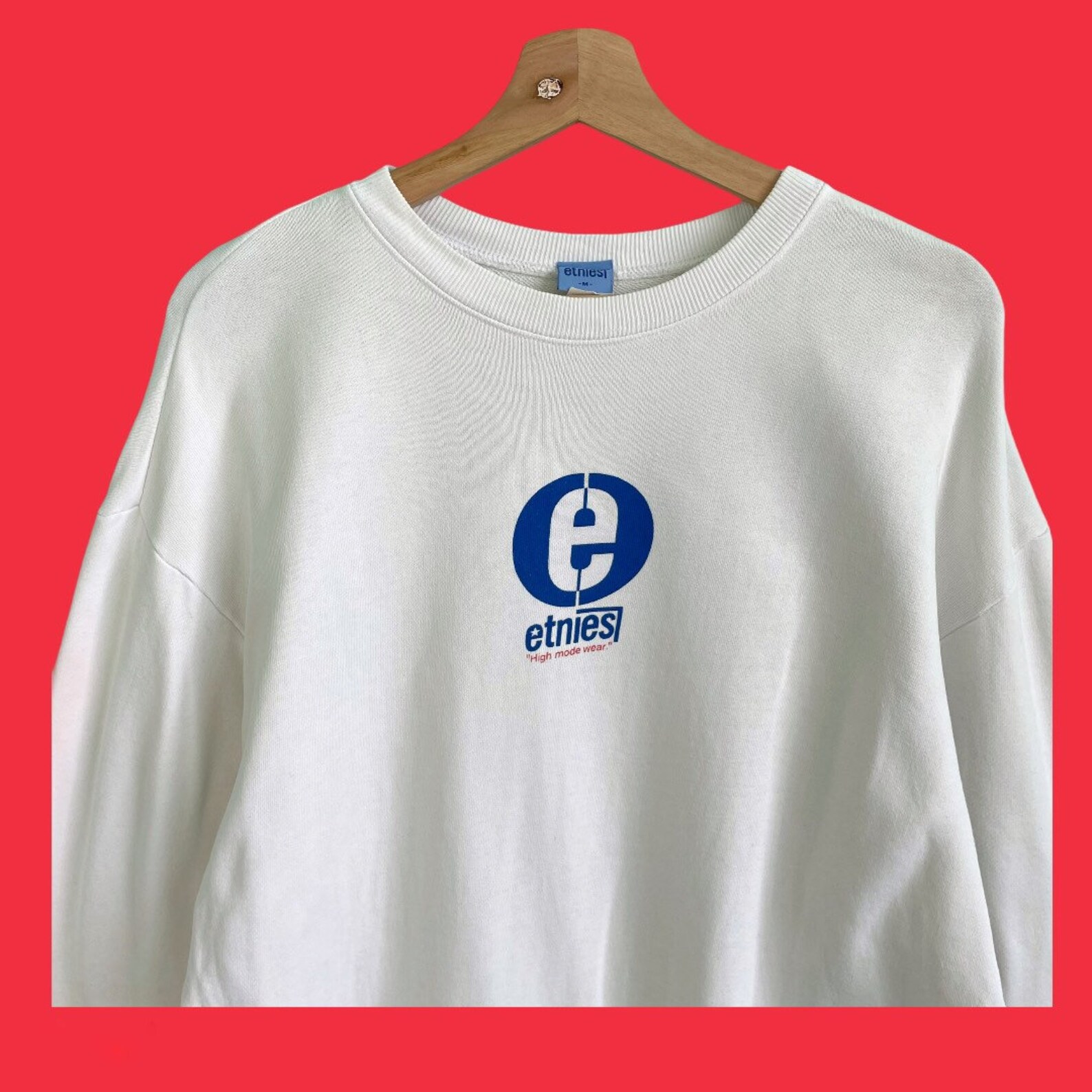 etnies pullover