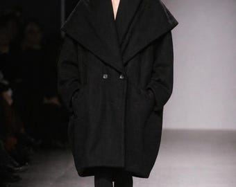 Pick!! Vintage 1989 Romeo Gigli Wool Coat With Large Shawl Collar Jacket Black Size Large - Rare Collection -