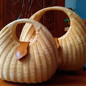 Handgewebte Rattantasche original von Bali Island - Einzigartige Eierförmige Rattantasche - Besondere handgemachte Handtasche für Sie