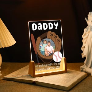 Personlig basebollnattlampa med pappafoto, anpassad text LED-sovrumslampa basebollälskare present, speciell sportspelare dekoration present till pappa