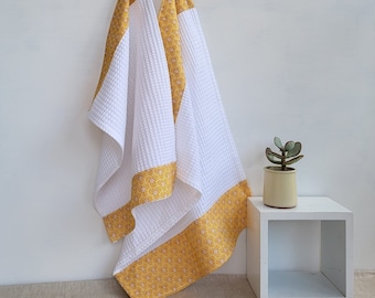 Honeycomb kitchen towel, yellow Riad print