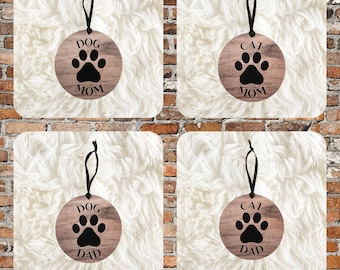 Paw Print Wood Slice Ornament (Choose Mom/Dad, Cat/Dog)