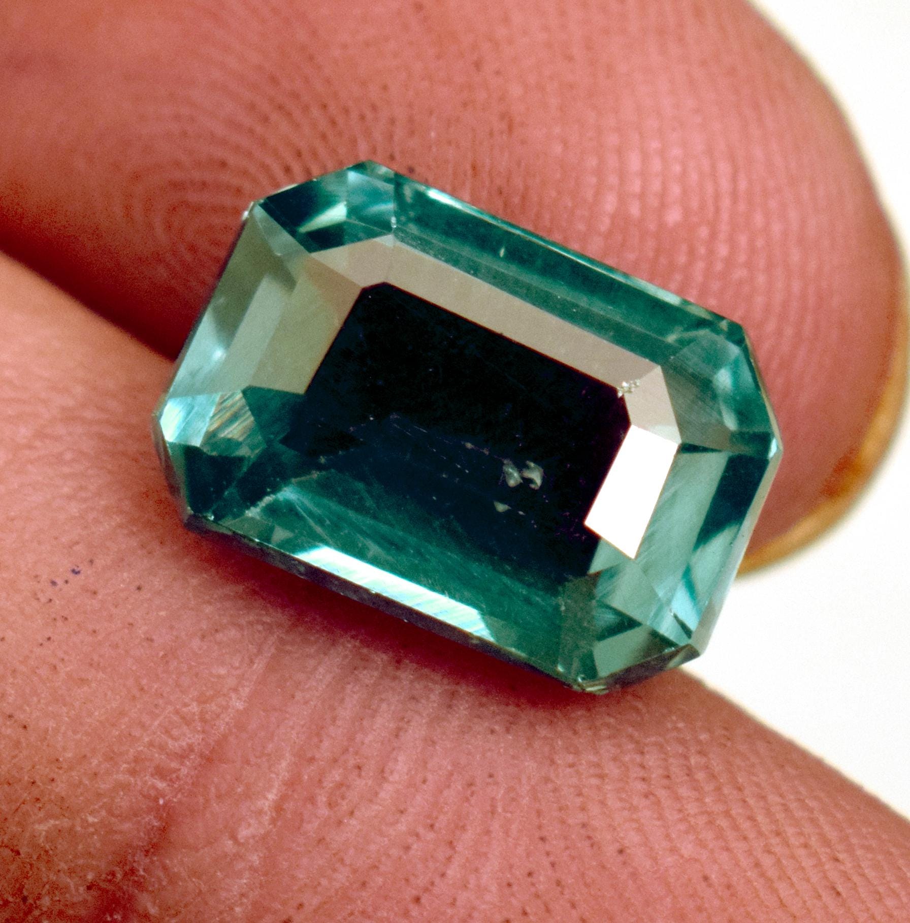 天然グリーントルマリン 6.50カラット エメラルドカット ルース