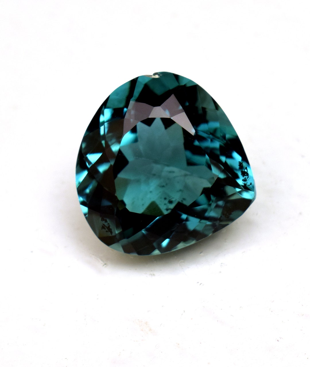 天然ブルーグリーントルマリン 14.80カラット ハートカット