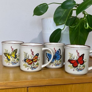 Vintage 70er Jahre Bunte Schmetterling Steinzeug Boho Wellington Tasse - 4er Set - NEU