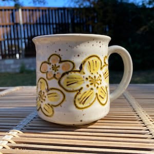 Vintage 70s Flower Power Yellow Speckled Stoneware Coffee Mug