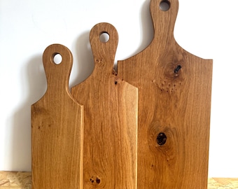 Large Oak Paddle with Round Handle - Oak Cheese, Bread and Serving Board