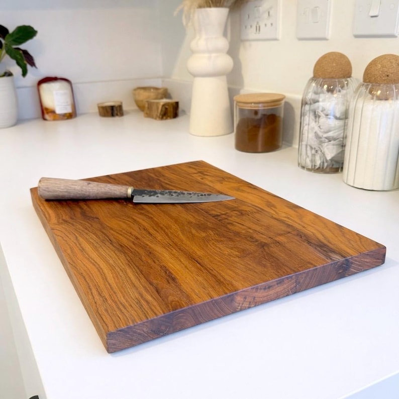 GiraffesAndCraftz Cutting Board