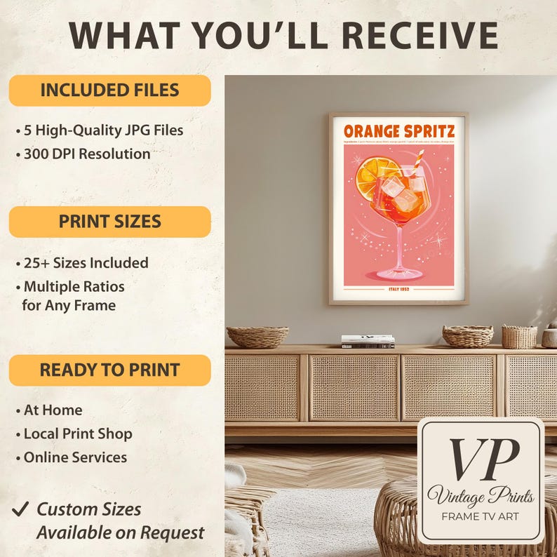 Puede incluir: Una impresi&oacute;n enmarcada de "Orange Spritz" con una ilustraci&oacute;n de c&oacute;ctel. La impresi&oacute;n incluye el texto "Italy 1952" y se muestra sobre un mueble de madera. La imagen tambi&eacute;n muestra detalles sobre los archivos incluidos, los tama&ntilde;os de impresi&oacute;n y las opciones listas para imprimir.