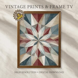 Può includere: Una stampa incorniciata con un design geometrico nei toni del rosso, blu e beige. L'opera presenta un motivo a stella con una cornice color oro. Il testo "VINTAGE PRINTS & FRAME TV" è in alto e "HIGH RESOLUTION • DIGITAL DOWNLOAD" in basso.