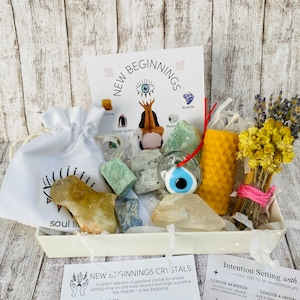 New Beginnings Crystal Set: Healing Gemstones, Palo Santo, Beeswax Candle