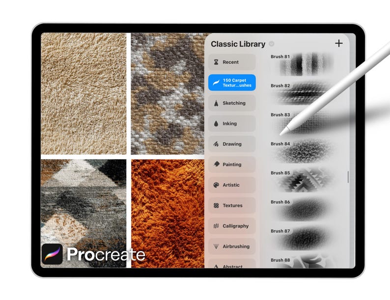 Peut inclure: Une tablette num&eacute;rique affiche l'interface de l'application Procreate, avec des pinceaux de textures de tapis. L'&eacute;cran montre une s&eacute;lection de pinceaux et des aper&ccedil;us de textures de tapis beiges, marron et orange. Un stylet est au-dessus de l'&eacute;cran.