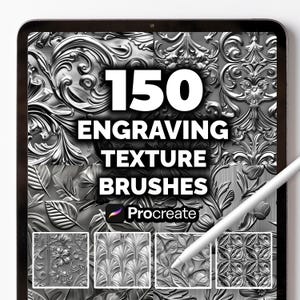 Può includere: Una tazza di ceramica bianca con un manico nero e la scritta "But First, Coffee" in stile scritto a mano. La tazza è su una superficie bianca. La tazza è probabilmente da 325 ml.