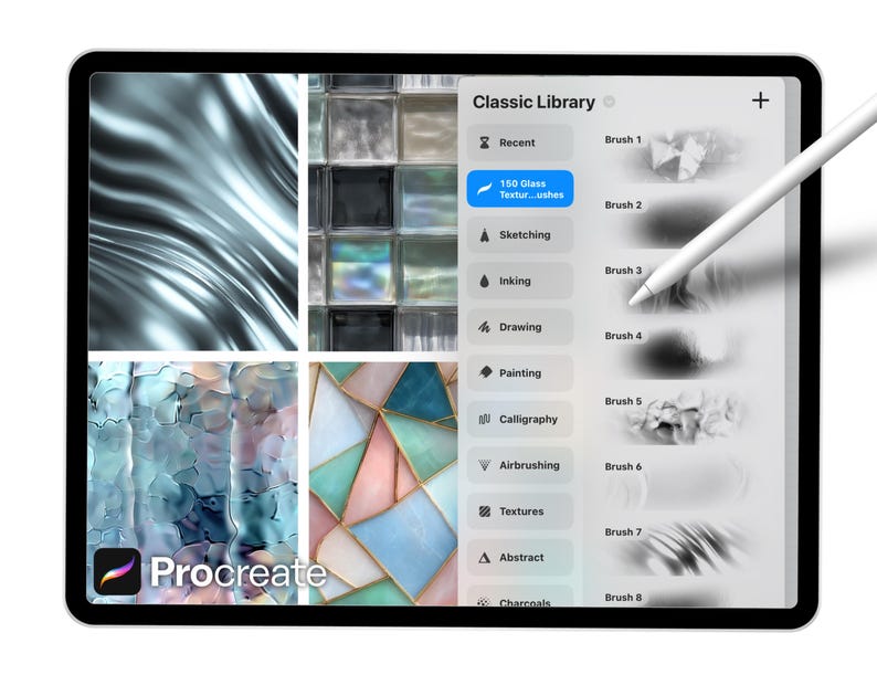 Pode incluir: Um tablet digital exibindo a interface do aplicativo Procreate. A tela mostra v&aacute;rias op&ccedil;&otilde;es de pinc&eacute;is e um menu "Biblioteca Cl&aacute;ssica". O tablet &eacute; branco com uma borda preta, e uma caneta branca paira sobre a tela. A tela exibe amostras de texturas abstratas.