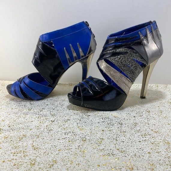 Retro Aesthetic Zigi Soho dance Blue 