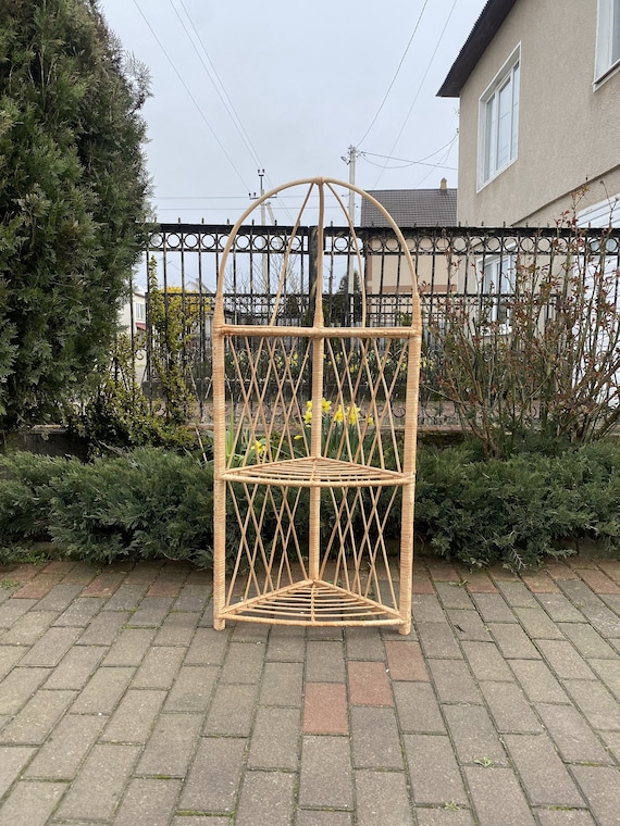 Outdoor corner sale shelf unit