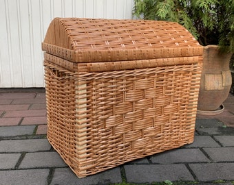 large basket, storage basket, big laundry basket, big wicker basket, basket with lid, natural basket, laundry organizer, woven basket