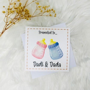 Gefördert zu Dadi und Dada | Neues Baby Karte | Baby-Ankündigungskarte | Herzlichen Glückwunsch zum Großelternteil | Südasiatische | Desi