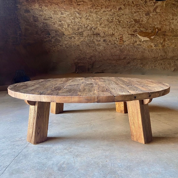 Teruggewonnen houten salontafel rond, teruggewonnen schuurhouten tafelpoten, ronde salontafel rustiek huisdecor
