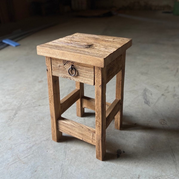 Rustic Reclaimed Wood End Table with Drawer, Rustic Side Table Living Room, BarnWood Side Table, Farmhouse End Table, Barn Wood End Table