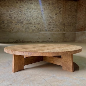 Reclaimed Oak Round Coffee Table: Rustic Modern Design, Unique Legs