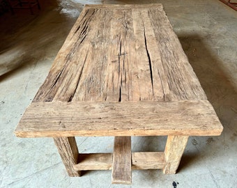 Mesa de comedor BarnWood recuperada, mesa de granja rústica, mesa de comedor de roble macizo, muebles rústicos de madera de granero, mesa de granja de madera recuperada