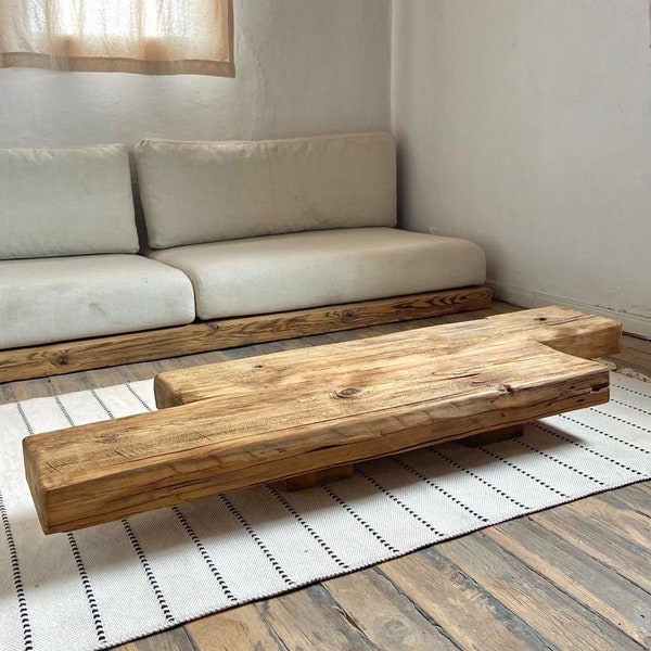 Table basse avec poutre en bois de récupération, table basse en bois wabi sabi, meubles rustiques Japandi
