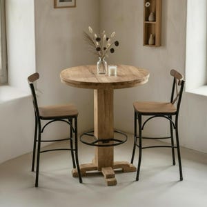 Runder hoher Tisch aus recycelter Eiche - Handgemachter Küchentisch in Barhöhe