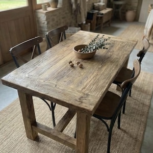 Tavolo da pranzo artigianale in legno di recupero: tavolo da cucina rustico in stile fattoria immagine 17