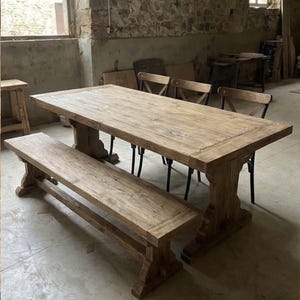 Handgjort matbord i återvunnet trä – Rustikt modernt köksbord med piedestal bild 18