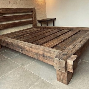 Struttura letto in stile rustico da fattoria – Realizzata a mano con struttura in legno di recupero, disponibile nelle misure singolo e matrimoniale. immagine 13