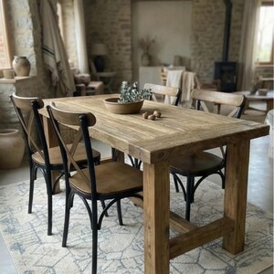Tavolo da pranzo artigianale in legno di recupero: tavolo da cucina rustico in stile fattoria immagine 20