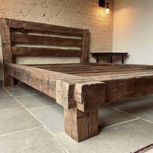 Struttura letto in stile rustico da fattoria – Realizzata a mano con struttura in legno di recupero, disponibile nelle misure singolo e matrimoniale. immagine 10