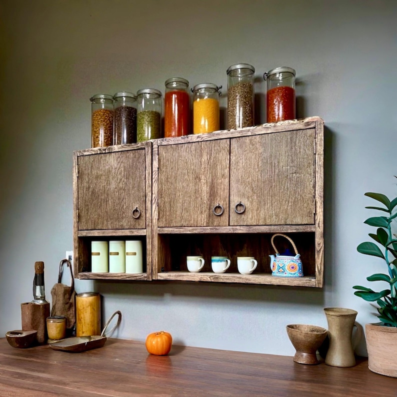 Armario de cocina de roble macizo recuperado: diseño moderno orgánico y artesanal. imagen 1