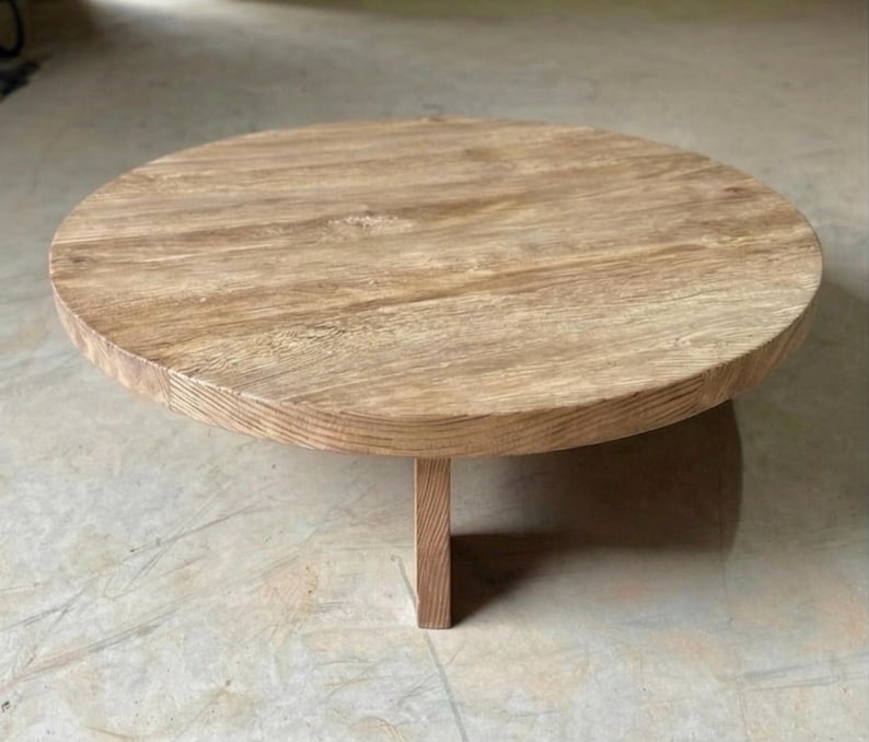 Tavolino rotondo in rovere riciclato – Design moderno, rustico e a basso profilo immagine 14