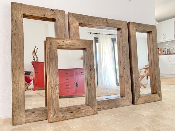 Specchio con cornice in legno grande, decorazione rustica da