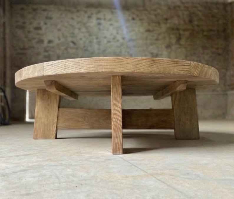 Tavolino rotondo in rovere riciclato – Design moderno, rustico e a basso profilo immagine 9