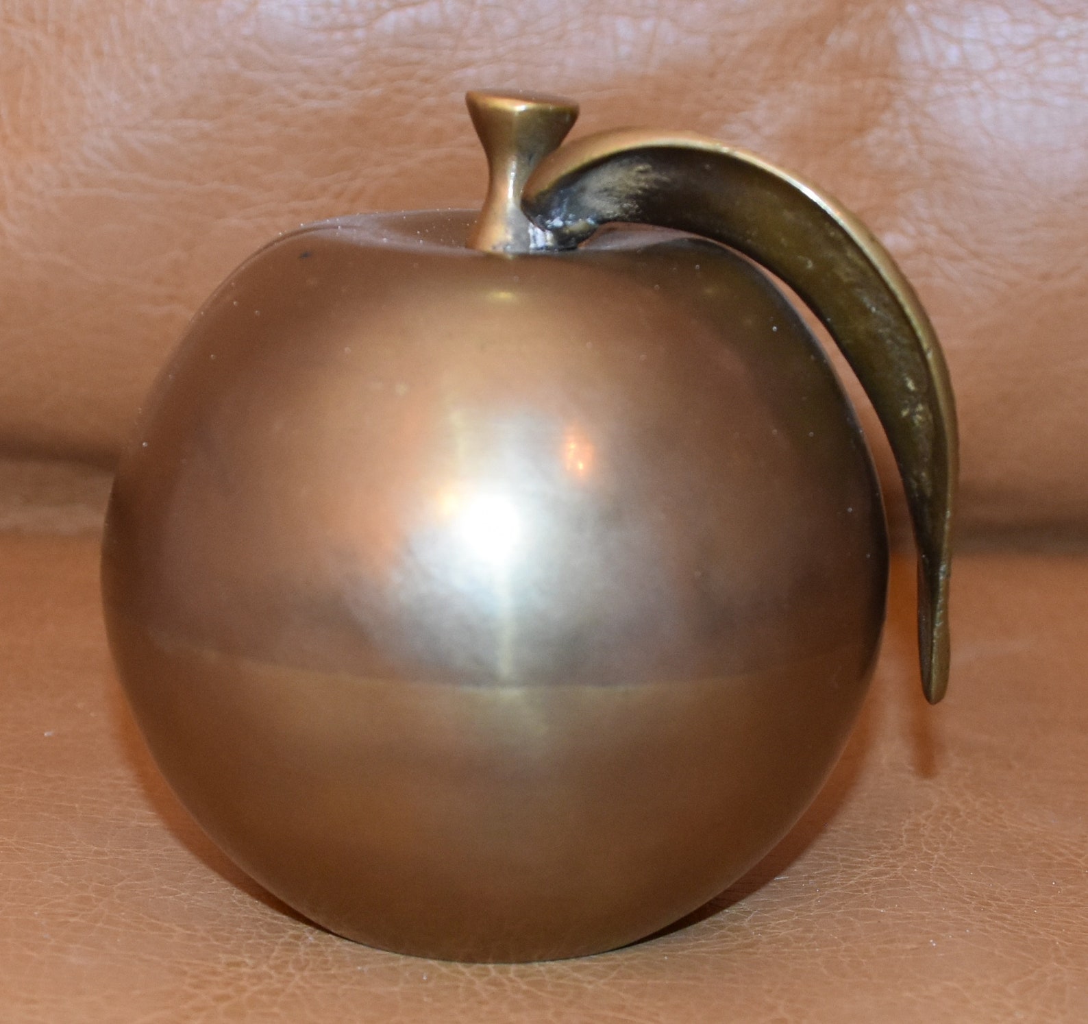 Vintage Brass Apple Paperweight Teacher Appreciation Fruit Etsy
