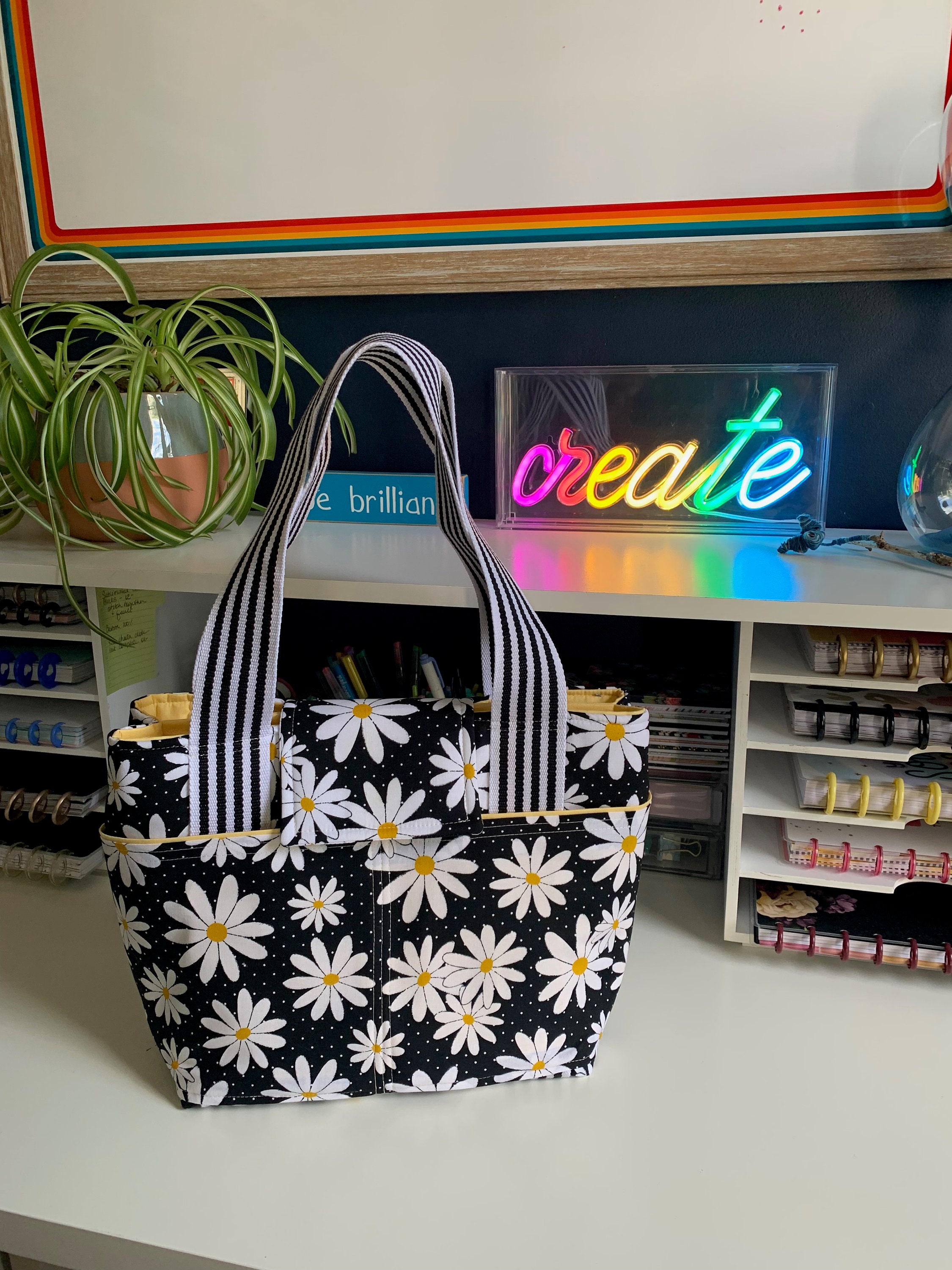 I'm looking for a tote/canvas bag with a divider in the middle :  r/ManyBaggers