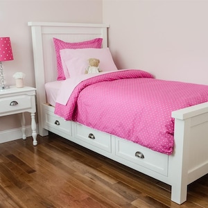 Farmhouse-Style Single Bed with Drawers. Comprehensive step by step project instructions. DIY woodworking