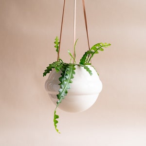 Ball Hanging Planter, Beige Ceramic Hanging Planter, Leather Pedenat, Unique Pot, Ball Flower Pot