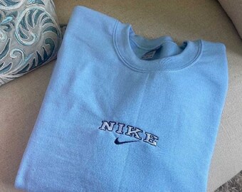 baby blue nike crew neck