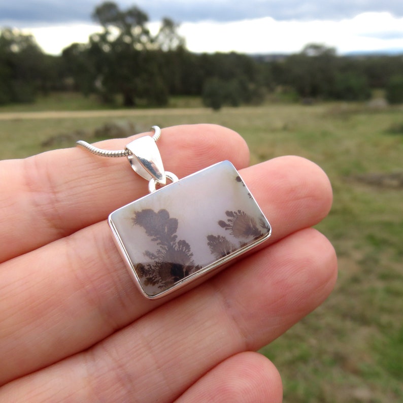 Scenic agate gemstone pendant, scenic dendritic agate necklace, picture agate pendant, gemstone jewellery scenic dendrite moss agate jewelry