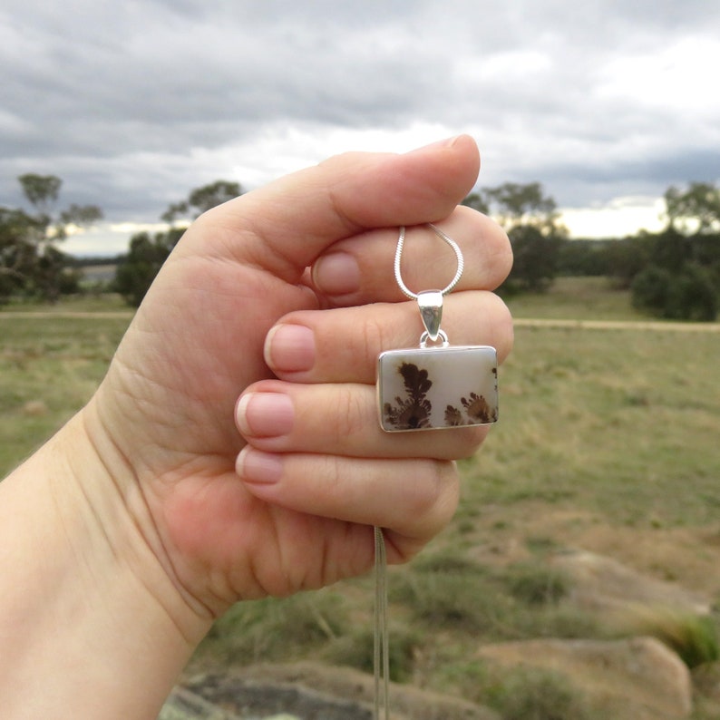 Scenic agate gemstone pendant, scenic dendritic agate necklace, picture agate pendant, gemstone jewellery scenic dendrite moss agate jewelry
