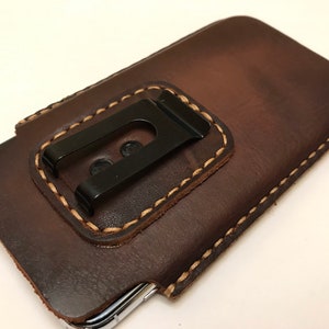 Custodia in vera pelle resistente per iPhone, Samsung, Motorola, Xiaomi, con clip da cintura in metallo. + Personalizzazione e garanzia a vita